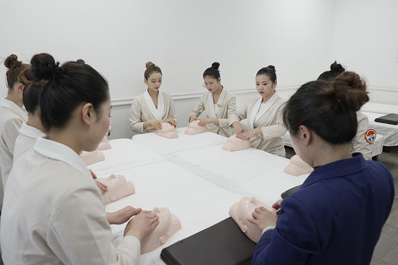 解鎖美麗新技能：學(xué)習(xí)美容的費(fèi)用全解析
