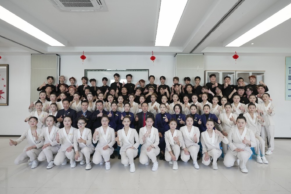 學(xué)美容的多元路徑：解鎖美麗事業(yè)的N種方式